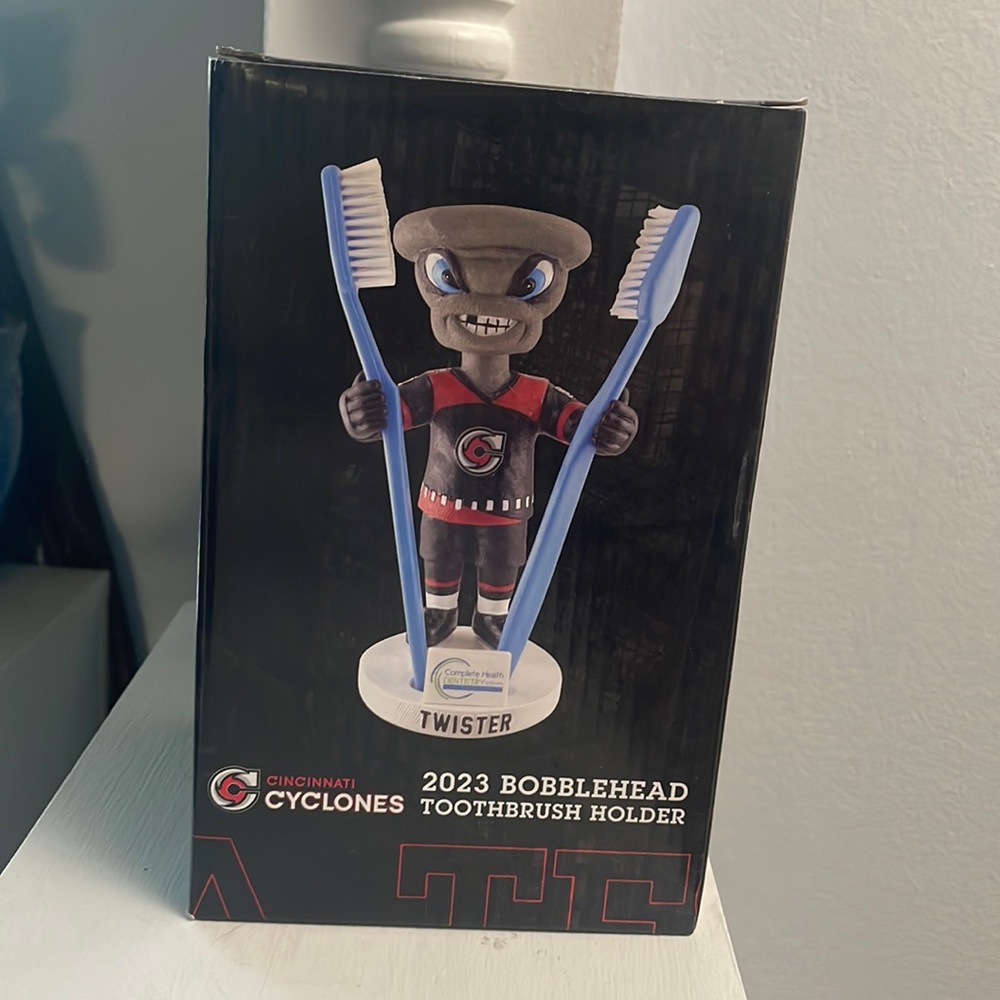 Cincinnati Cyclones 2023 Bobblehead toothbrush holder